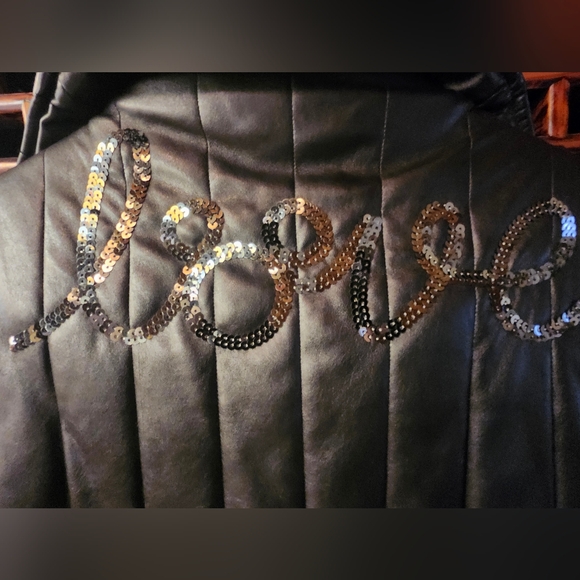 Disney vest in black pleather - Picture 4 of 5